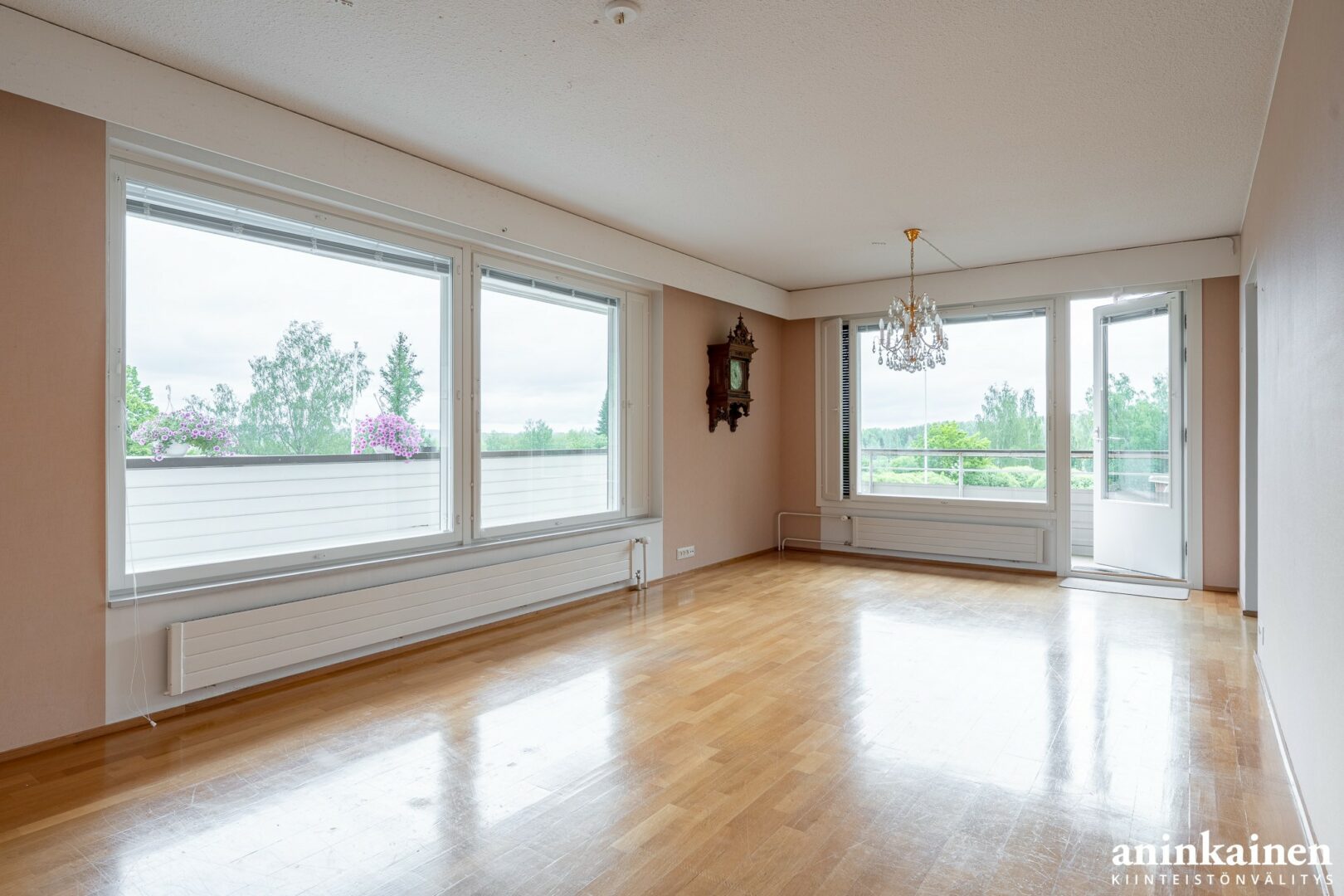 Apartment main image