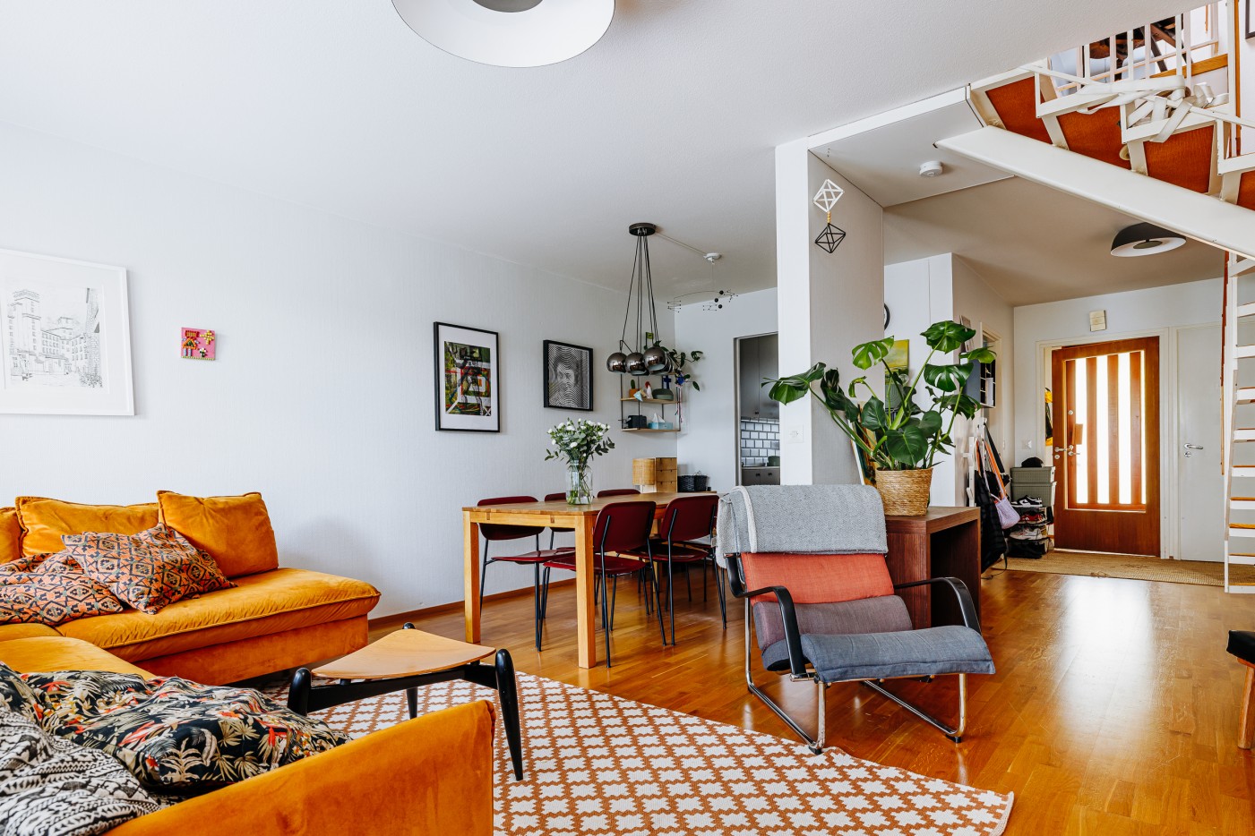 Apartment main image